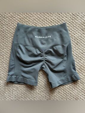 Alphalete Amplify Contour 5 Inch Shorts Size: Small